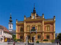 Der Bischofs Palast und dahinter die Sankt Georgs Kathedrale - Novi Sad - Serbien